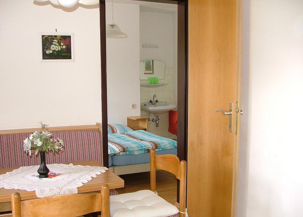 Pension Weiss Drobollach am Faakersee Pokoj fotografie